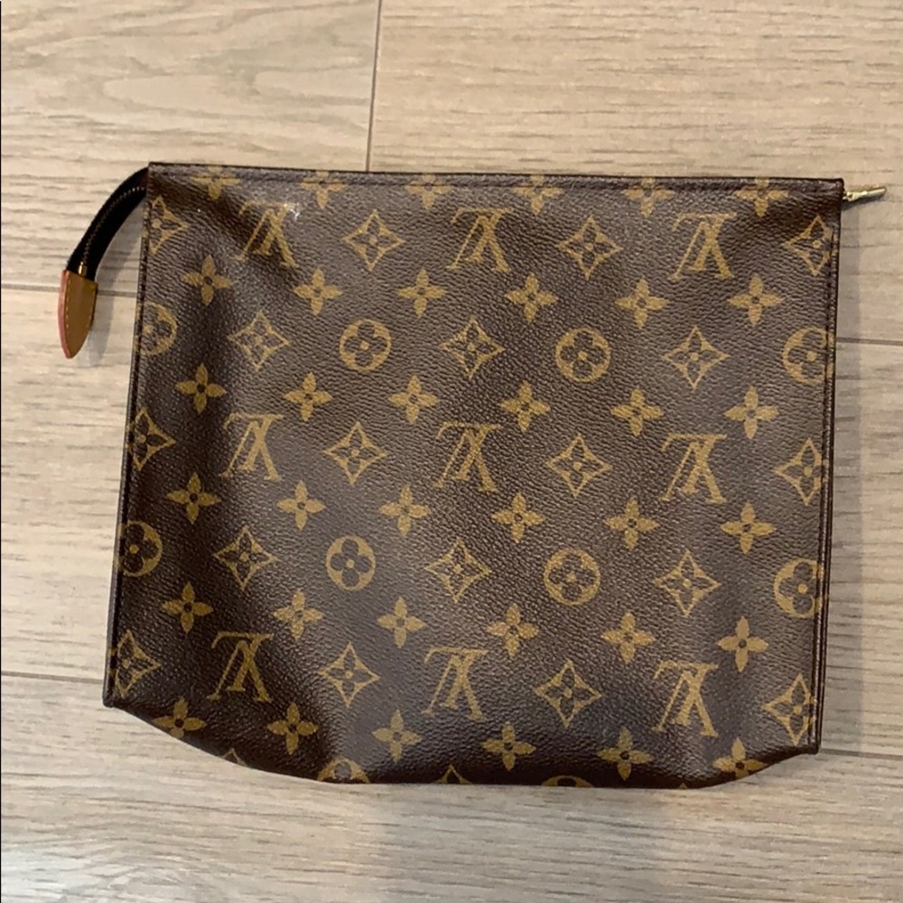 Louis Vuitton Monogram Toiletry 26 pouch